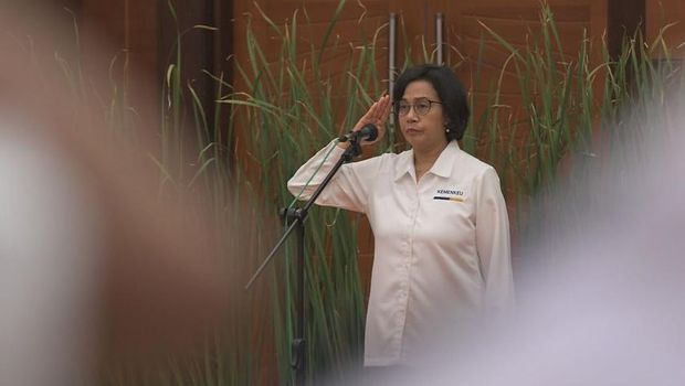 Menteri Keuangan Sri Mulyani saat mengikuti upacara Memperingati Hari Kebangkitan Nasional di sekolah Boedi Oetomo. (Instagram @smindrawati)