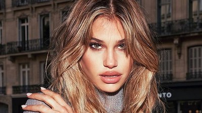 8 Foto Model Cantik yang Di-ghosting Pacar Taylor Swift Saat Putus