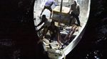 Lihat Lagi Momen Bakamla Evakuasi Korban Kapal Mati Mesin di Perairan Rote