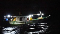 Seluruh ABK KLM Sumber Jaya Laut yang berjumlah 7 orang dinyatakan selamat.