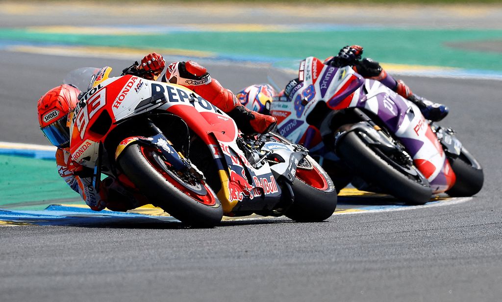 MotoGP - French Grand Prix - Bugatti Circuit, Le Mans, France - May 14, 2023 Repsol Honda Team's Marc Marquez and Prima Pramac Racing's Jorge Martin in action during the MotoGP race REUTERS/Stephane Mahe