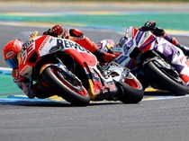 Detik-detik Jorge Martin Tabrak Marc Marquez di MotoGP Valencia