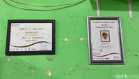 Selama berkarir, chef Andy mengantongi penghargaan pegawai terbaik tahun 2014. Ia juga mengantongi sertifikat apresiasi karena sudah 5 tahun bekerja di restoran.