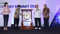 Mochtar Riady Comprehensive Cancer Center (MRCCC) menggelar Oncology Summit 2023 yang telah diadakan selama 4 tahun berturut-turut. Acara ini sebagai bentuk nyata komitmen Grup RS Siloam dalam memajukan kompetensi dan mutu pelayanan di bidang onkologi. Acara ilmiah ini merupakan wadah pertukaran wawasan dan pengembangan ilmu dalam penanganan kanker untuk para dokter umum dan dokter spesialis sebagai lini terdepan dalam penanganan pasien kanker.