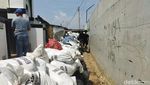 Pandawara dan Warga Bersihkan Pantai di Banten, Sampah Capai Ribuan Karung
