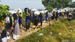 Pandawara dan Warga Bersihkan Pantai di Banten, Sampah Capai Ribuan Karung