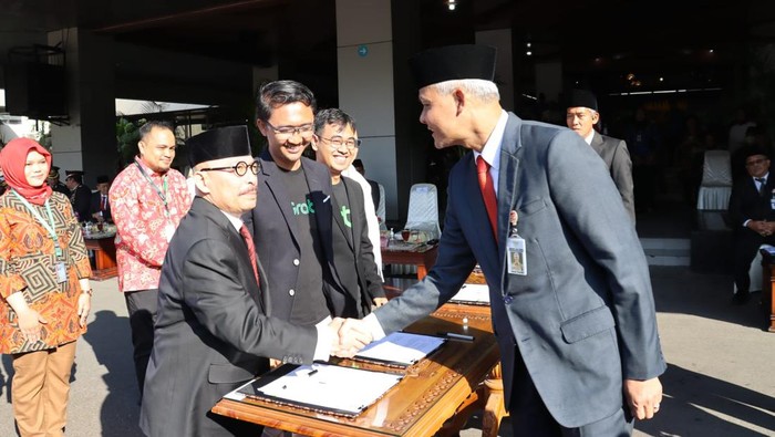 Pemprov Jateng meneken MoU perlindungan pekerja migran kapal perikanan dan nelayan (Dok. Istimewa)