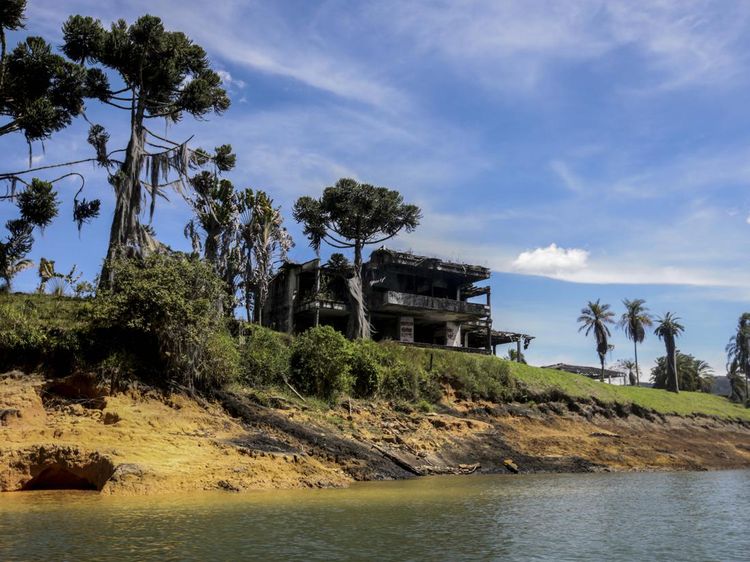 Di Tepi Danau, Ini Potret Bekas Rumah Mewah Gembong Narkoba Terkaya Dunia