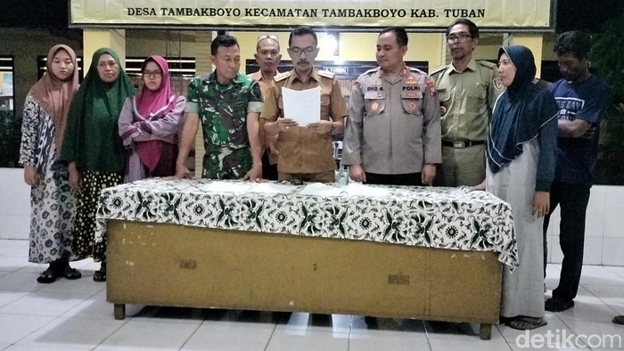 penembokan rumah warga di tuban