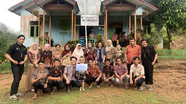 Tim berbuatbaik.id bersama Ikatan Bidan Indonesia membuat perahu ambulans untuk layanan kesehatan di Kecamatan Binter, Nunukan, Kalimantan Utara. Ini ceritanya.