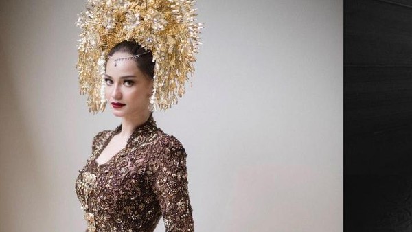 7 Potret Selebriti Pakai Suntiang Saat Nikah, Nikita Willy hingga Hanggini