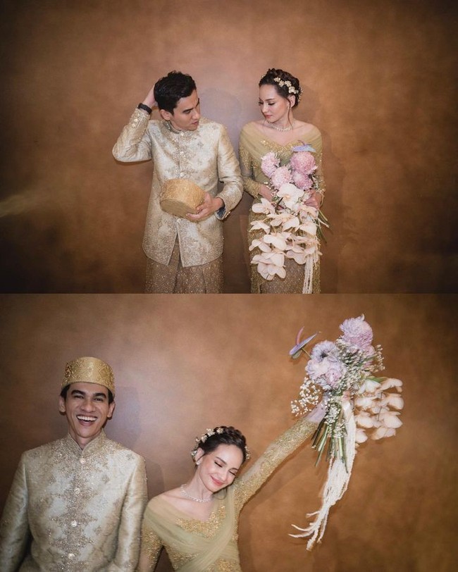 FSaat syukuran, ia memilih gaya rambut yang berbeda yakni konde dengan aksen kepang. Penampilan cantiknya pun dilengkapi dengan aksesori kepaal yang membuat Enzy bak princess. Sementara untuk riasan kali ini, ia memakai lipstik bernuansa pink yang segar sesuai dengan busana.oto: Instagram