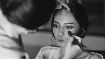 10 Detail Makeup & Rambut Enzy Storia Saat Menikah, Lamaran Sampai Resepsi