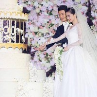 Pernikahan mewahnya kala itu jadi sensasional karena menghabiskan biaya hingga Rp 473 miliar. Foto: thebridestory/Instagram