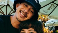 Keduanya melangsungkan pernikahan secara tertutup pada November 2015 silam sehingga membuat mereka telah menjadi pasangan suami-istri selama lebih dari 7 tahun. (Foto: Instagram @dahliachr)