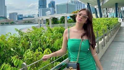 7 Gaya Rebecca Klopper, Aktris Indonesia Jadi Sorotan, Pacar Fadly Faisal