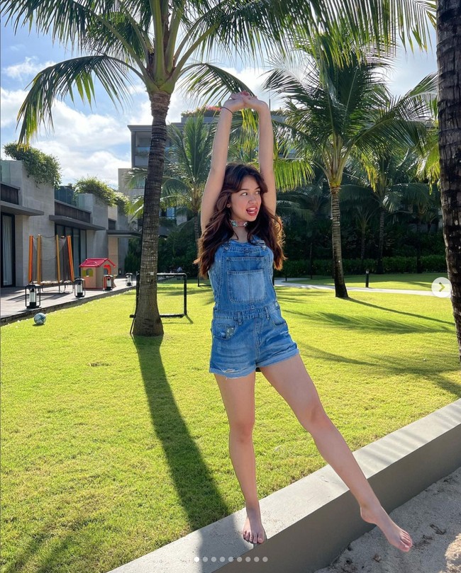 Sebelumnya pada awal tahun 2022, Rebecca Klopper ramai menjadi perbincangan karena disebut-sebut sebagai orang ketiga dalam hubungan Junior Roberts dan Hanggini. Foto: dok. Instagram @rklopperr