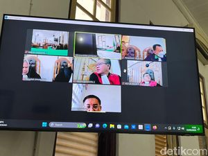 Beda Kesaksian Pengacara-Bos Judi Online Apin BK soal Persenan Lapak Judi