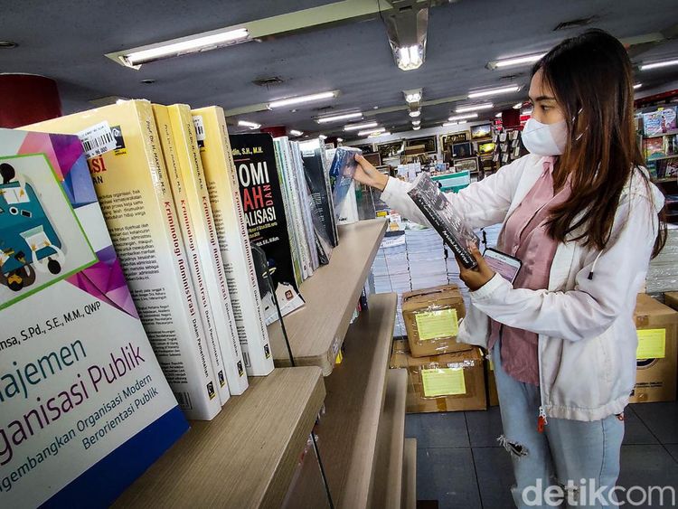 Suasana Toko Buku Gunung Agung yang Bakal Tutup Tahun Ini