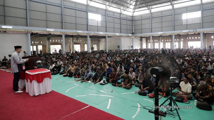 Mendag Zulhas menghadiri acara silaturahmi Pondok Pesantren Budi Mulya yang berlangsung di Tigaraksa, Tangerang, Banten, Minggu (21/5/2023).