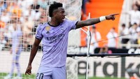 Di laga pada Minggu (21/5) lalu itu, Vinicius Jr mendapat Teriakan monyet hingga mati saja dari tribune suporter tuan rumah. Teriakan ini antara lain terdengar ketika pemain asal Brasil tersebut dikartu merah usai tamparannya ke arah Hugo Duro, yang sebelum itu justru terlihat mengasari Vinicius Jr dalam sebuah kericuhan. Jose Breton/Pics Action/NurPhoto via Getty Images