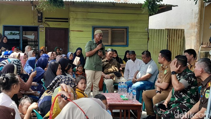 Warga Kelurahan Besar, Medan Labuhan, sampaikan keluhan ke Bobby Nasution