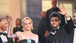 5 Pose Lily-Rose Depp dan The Weeknd Jadi Sorotan