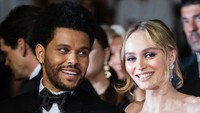 Lily-Rose Depp dan The Weeknd diketahui adu akting dalam proyek film.  Foto: WireImage/Samir Hussein