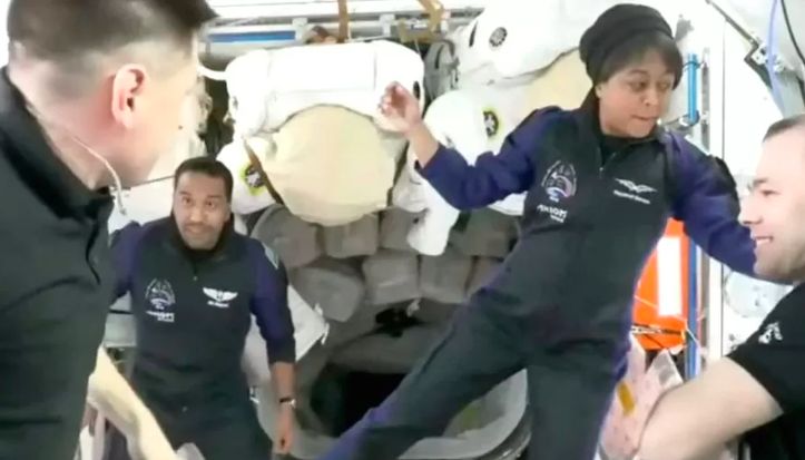 Astronaut Arab pertama Rayyanah Barnawi