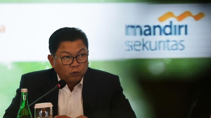 Bank Mandiri akan melakukan penerbitan Penawaran Umum Berkelanjutan (PUB) Obligasi Berwawasan Lingkungan Berkelanjutan atau Green Bond dengan target Rp10 triliun. Hal itu disampaikan dalam paparan publik yang dihadiri Dirut Bank Mandiri Darmawan Junaidi di Jakarta, Selasa (23/5/2023).