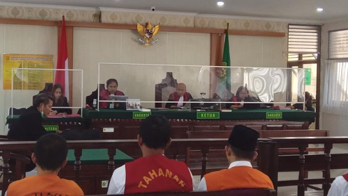 Bule Australia, Todd Raymond menjalani sidang dakwaan secara daring atas kepemilikan narkoba berupa ganja di PN Denpasar, Selasa (23/5/2023).