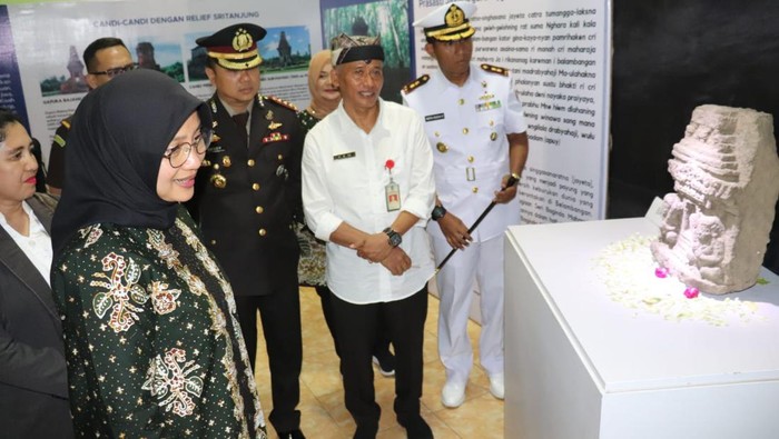 Bupati Banyuwangi, Ipuk Fiestiandani saat membuka Festival Sepekan Literasi