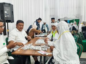 Jemaah Haji Aceh Kloter 1 Pulang 15 Juni