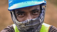 Semburat kabut pagi perlahan menghilang dari sela pepohonan eucalyptus di Penajam Paser Utara, Kalimantan Timur. Derap langkah pekerja melangkah bersemangat memulai hari mengerjakan proyek-proyek Ibu Kota Nusantara.  
