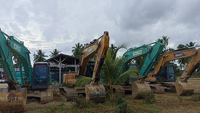 Empat alat berat ekskavator turut disita buntut penangkapan itu. Foto: Istimewa/Gorontalo