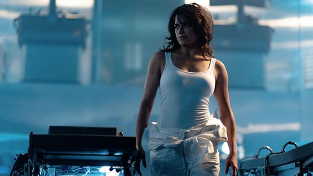 Aksi Michelle Rodriguez di Fast X (2023).