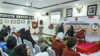 Jamileh Alamolhuda sangat terkesan dengan kemajuan perempuan Indonesia, ia kemudian ingin berbagi bagaimana memajukan perempuan dan melindungi perempuan di seluruh dunia dan bertatap muka dengan para ketua organisasi perempuan Indonesia.