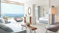 Yunani terkenal akan kemegahan dan kecantikan berbagai arsitektur bangunanya. Tak salah Hotel Yunani masuk ke jajaran 10 hotel terbaik Tripadvisor tahun ini. Adalah Ikos Dassia yang mewah dan memiliki arsitektur modern. Hotel ini terletak di tengah taman dan menghadap ke pantai pribadi, serta berjarak 14 km dari Benteng Tua dan St. Spyridon Church abad ke-16. (Foto: ikosresorts.com)