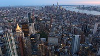 Berdasarkan data GPS, salah satu wilayah New York, Manhattan bagian selatan sedang tenggelam atau surut dengan kecepatan 2,1 milimeter per tahun. Penyebab alaminya dimulai saat zaman es berakhir, lapisan es tenggelam dan tanah di bawah menjadi daratan.