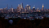 Ternyata, ada 1.084.954 bangunan di lima wilayah kota New York setara dengan 762 miliar kilogram. Jutaan bangunan ini berada di wilayah seluas 778 kilometer persegi. Lalu, para ilmuwan meneliti bagaimana berat ini sebagai penyebab tenggelam pada berbagai kondisi tanah.