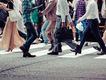 Jalan di Osaka Dicat Kuning Demi Cegah Prostitusi