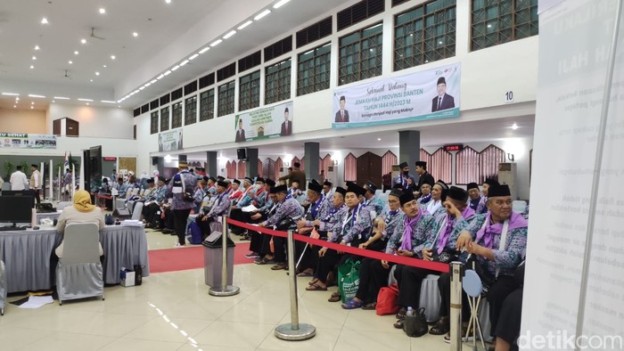Jemaah haji di Pondok Gede