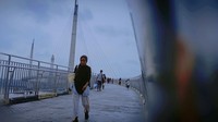 Jembatan Gentala Arasy yang merupakan salah satu destinasi wisata ikonik yang sering diburu wisatawan. Keunikan jembatan terpanjang di Jambi ini karena dikhususkan bagi pejalan kaki atau berfungsi sebagai pedestrian. Foto: Ferdi Almunanda/detiksumbagsel