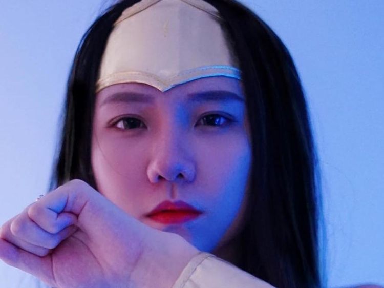 5 Potret Jena Dammaya Cosplay Jadi Wonder Woman