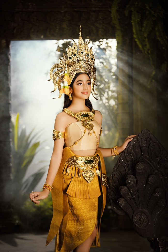 Putri Kerajaan Kamboja, Jenna Norodom mendapat tawaran untuk debut sebagai idol KPop. Jika menerima tawaran tersebut, industri KPop akan memiliki anggota kerajaan pertamanya. Foto: dok. Facebook Jenna Norodom