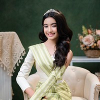 Baru-baru ini, Jenna Norodom muncul dalam liputan media Korea YTN dan mengungkapkan keinginannya untuk menjadi seorang idol KPop. Jenna memang penggemar berat grup KPop BTS dan BLACKPINK. Foto: dok. Facebook Jenna Norodom