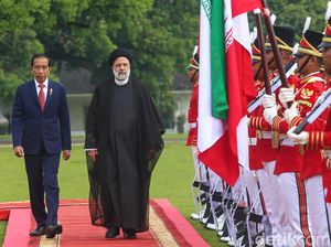 Momen Jokowi Sambut Kedatangan Presiden Iran di Istana Bogor