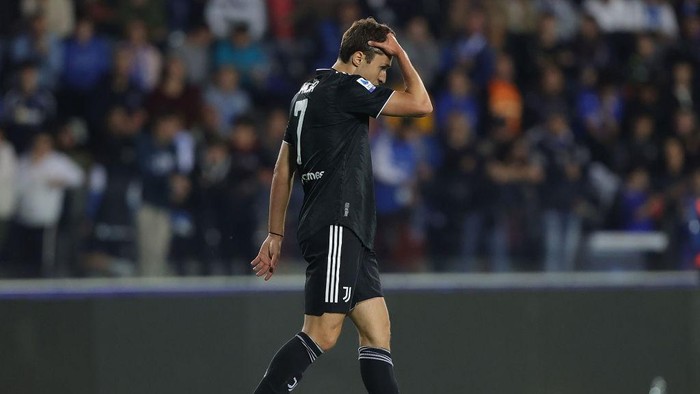 EMPOLI, ITALY - MAY 22: Federico Chiesa of Juventus shows hid dejection during the Serie A match between Empoli FC and Juventus at Stadio Carlo Castellani on May 22, 2023 in Empoli, Italy. (Photo by Gabriele Maltinti/Getty Images)