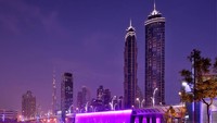 Dubai, Uni Emirat Arab terkenal akan kemewahan kotanya. Menikmati kemewahan dan kemegahan Dubai juga bisa dengan menginap di JW Marriott Marquis Hotel Dubai. Bahkan hotel ini jadi hotel tertinggi kedua di dunia. Berada di bangunan pencakar langit kembar setinggi 72 lantai dan 355 meter. Bangunan ini memiliki 1.608 kamar yang dikelola oleh Marriott International. (Foto: Marriott)