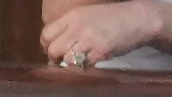 Menurut analisis dari Ajay Anand dari Rare Carat, cincin itu harganya kemungkinan tembus USD 2,5 juta. Sumber terkait membenarkan mereka telah bertunangan dan mungkin segera mernikah. Tak jelas di momen apa Bezos melamar Sanchez, tapi kemungkinan di kapal pesiar itu karena mereka sudah cukup lama melancong dengan pemberhentian terbaru di Paris untuk menghadiri Cannnes Film Festival. Foto: Page Six